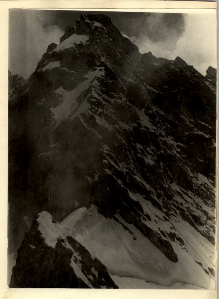 9_image_1.jpg