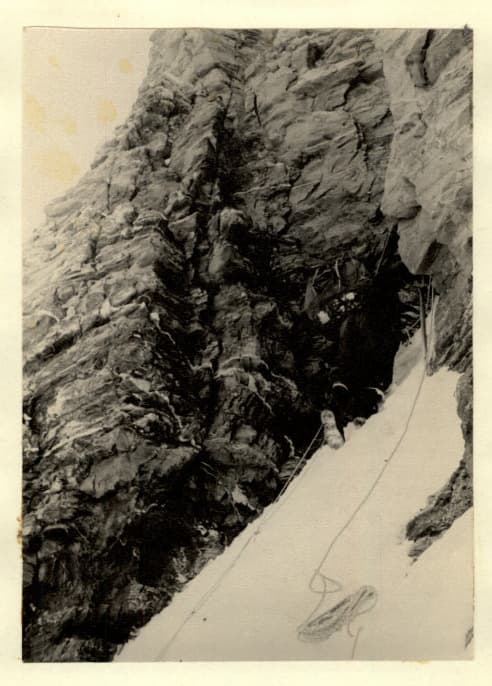 12_image_1.jpg
